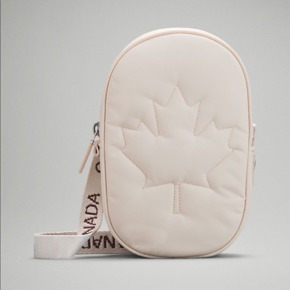 Lululemon Team Canada 22 Future Legacy Crossbody Bag - Picture 3 of 13
